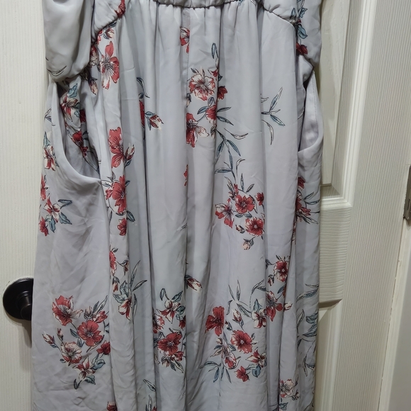 Torrid Gray Floral Maxi Dress - Picture 2 of 4